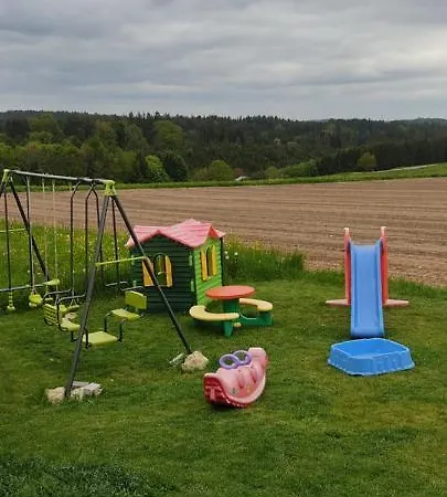 Durchreisestop Mit Am Aussergewoehnlichen Spitzboden Mit Autobetten Und Bad ,kueche Im Souterain 3*